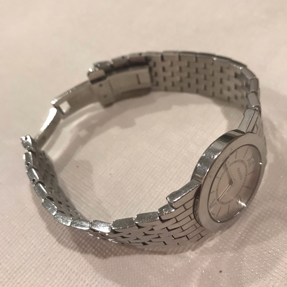 Vintage Gucci Women’s Watch - Picture 2 of 4